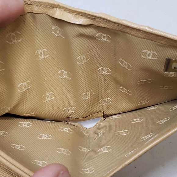 Chanel Beige Caviar Leather CC Logo Trifold Wallet Made in Italy - Picture 16 of 16